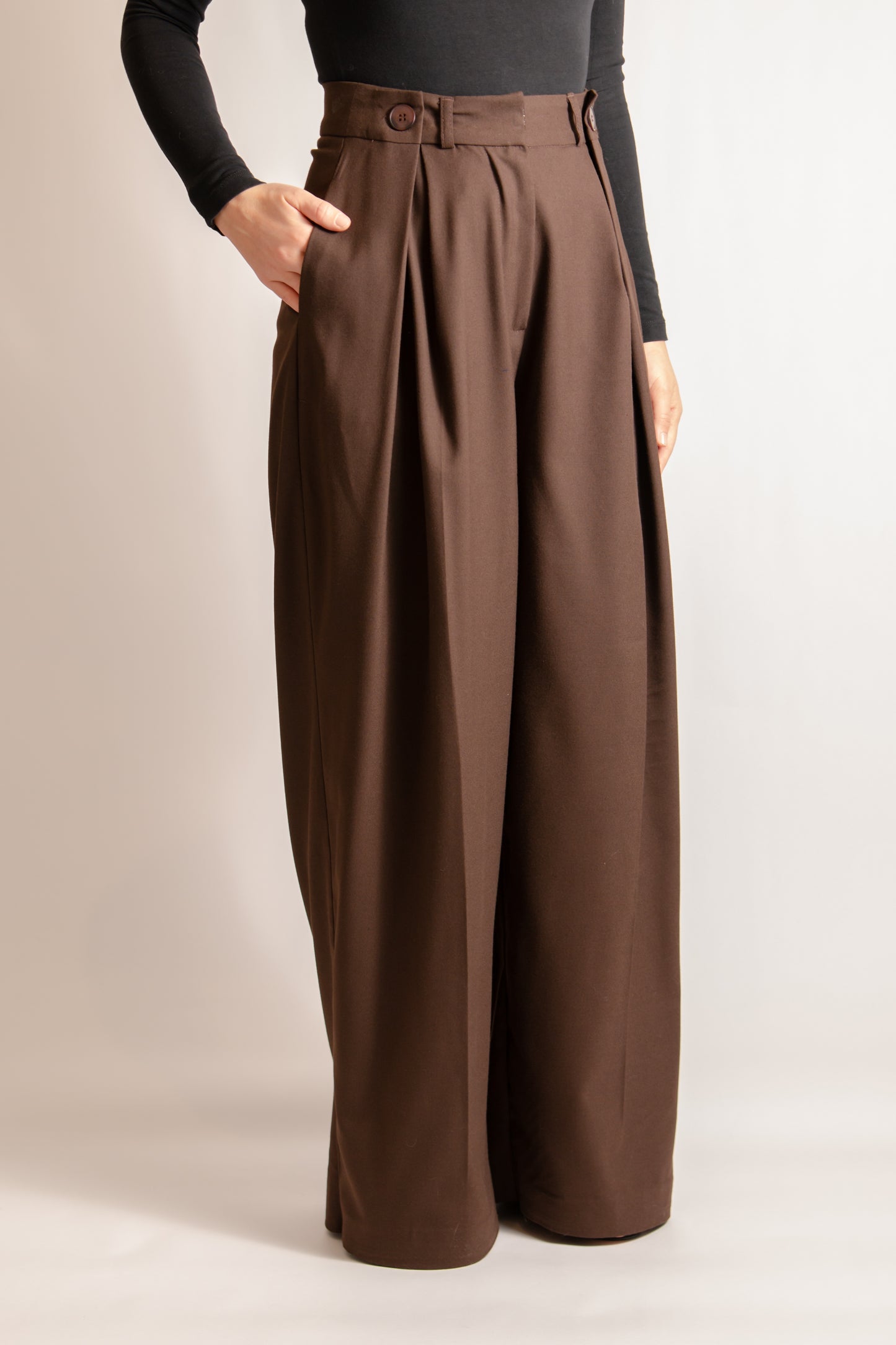 Wide leg smart trousers with darts