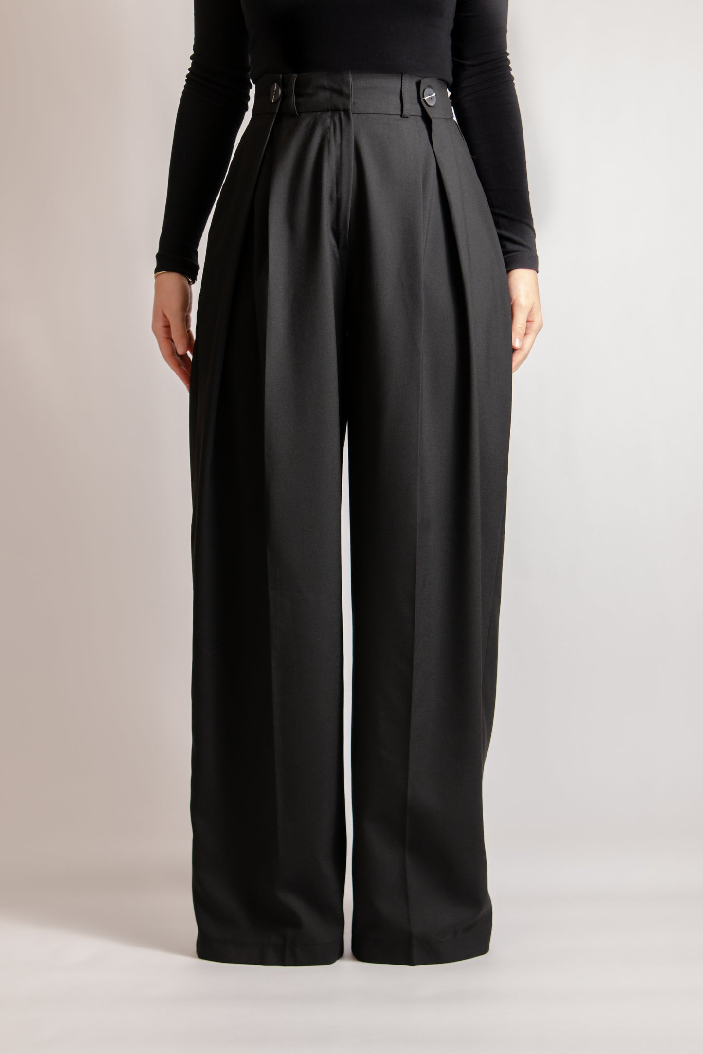 Wide leg smart trousers with darts
