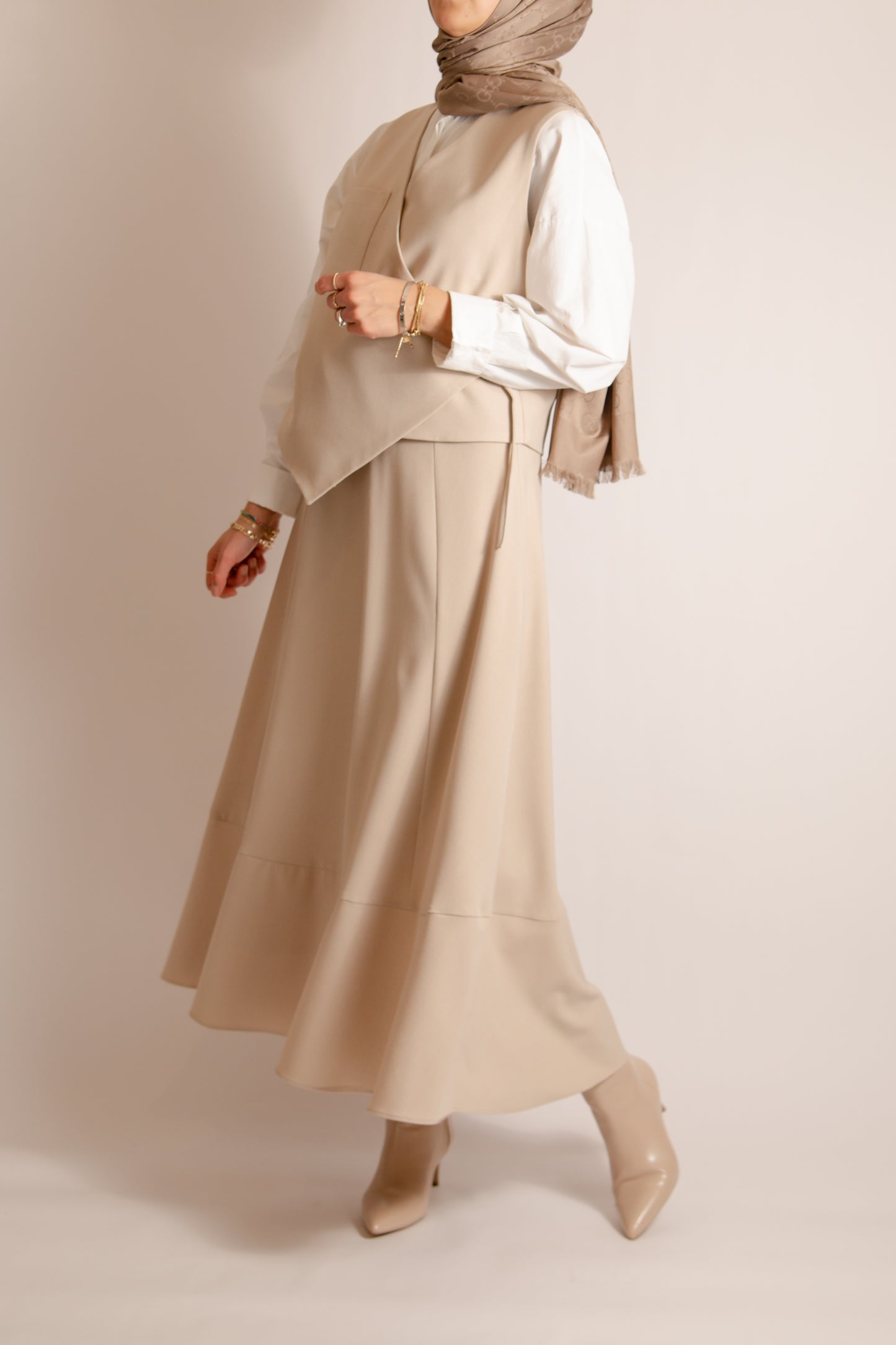 Chic nude twin set