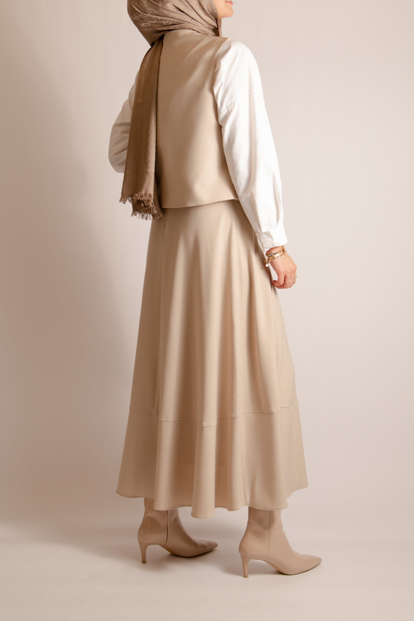 Chic nude twin set