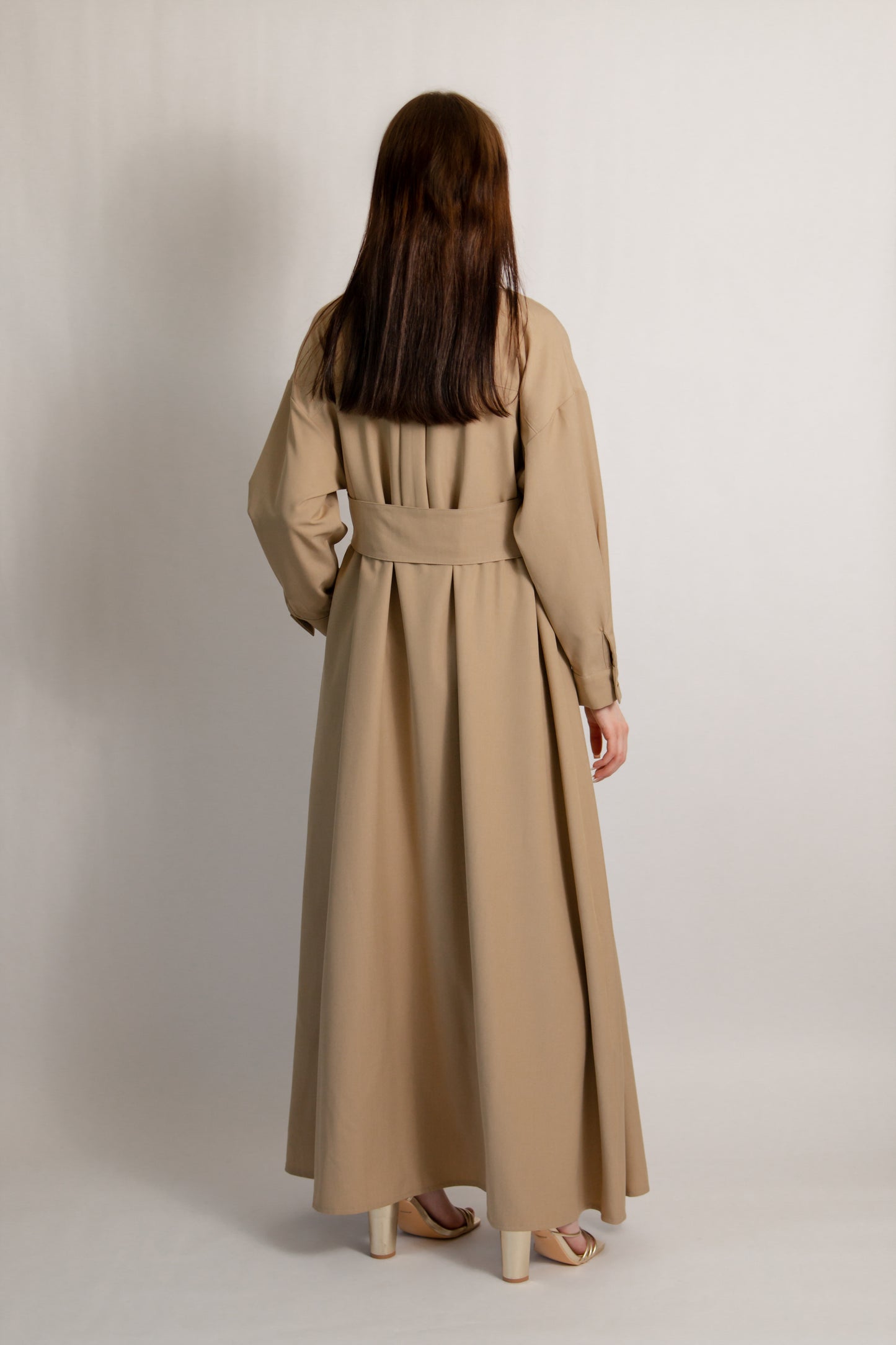 Fitted waist casual dress nude