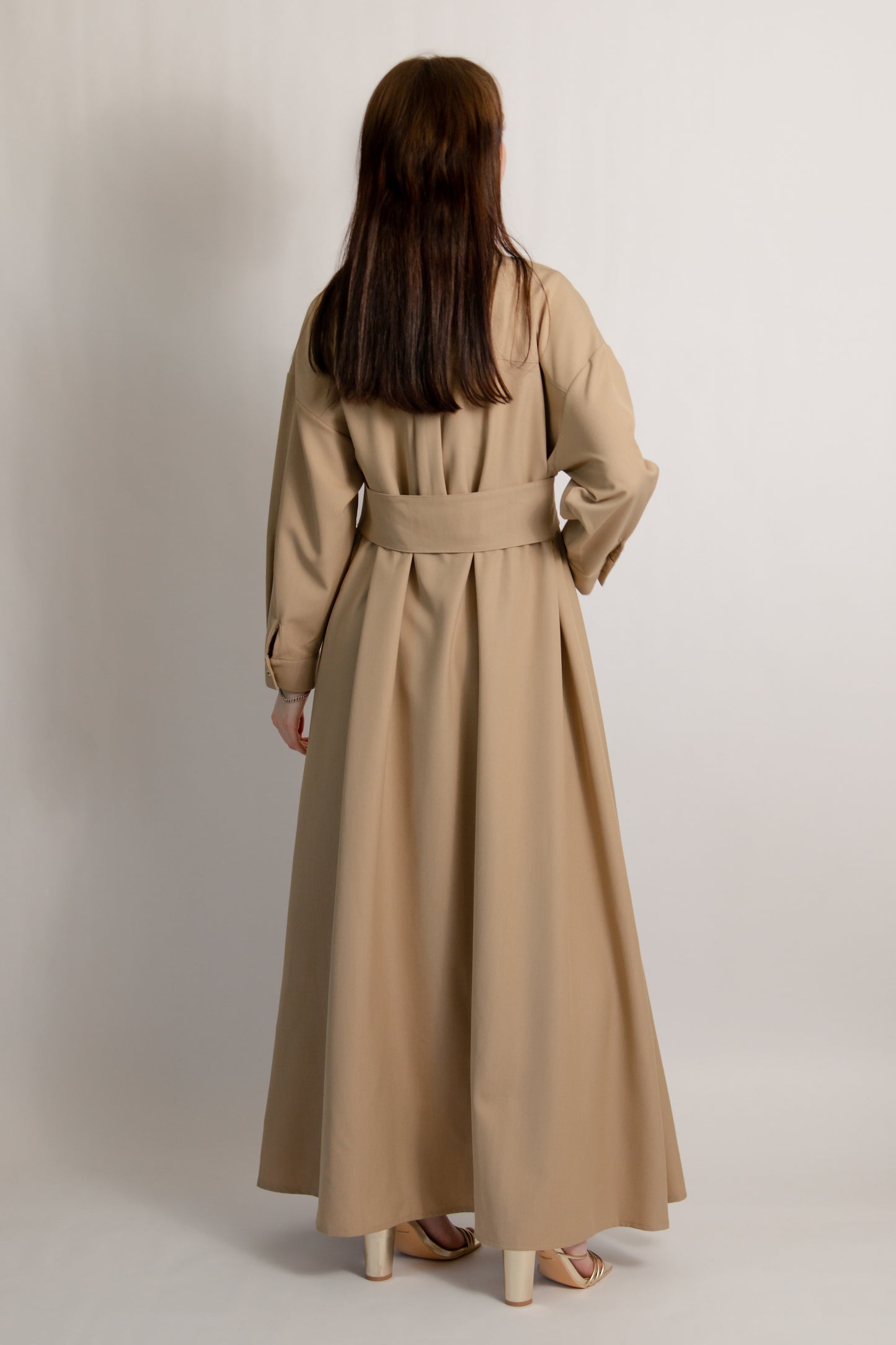 Fitted waist casual dress nude