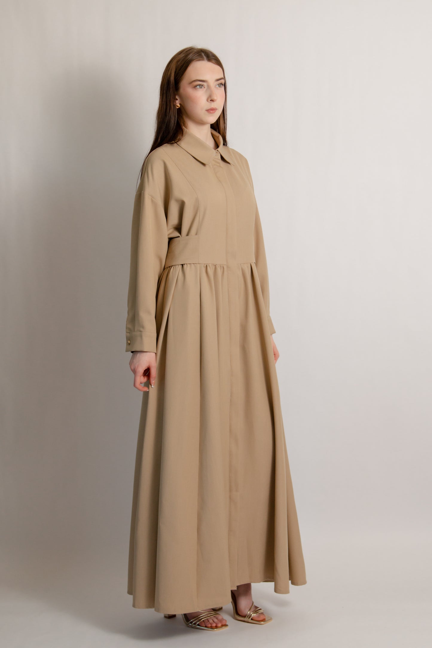Fitted waist casual dress nude