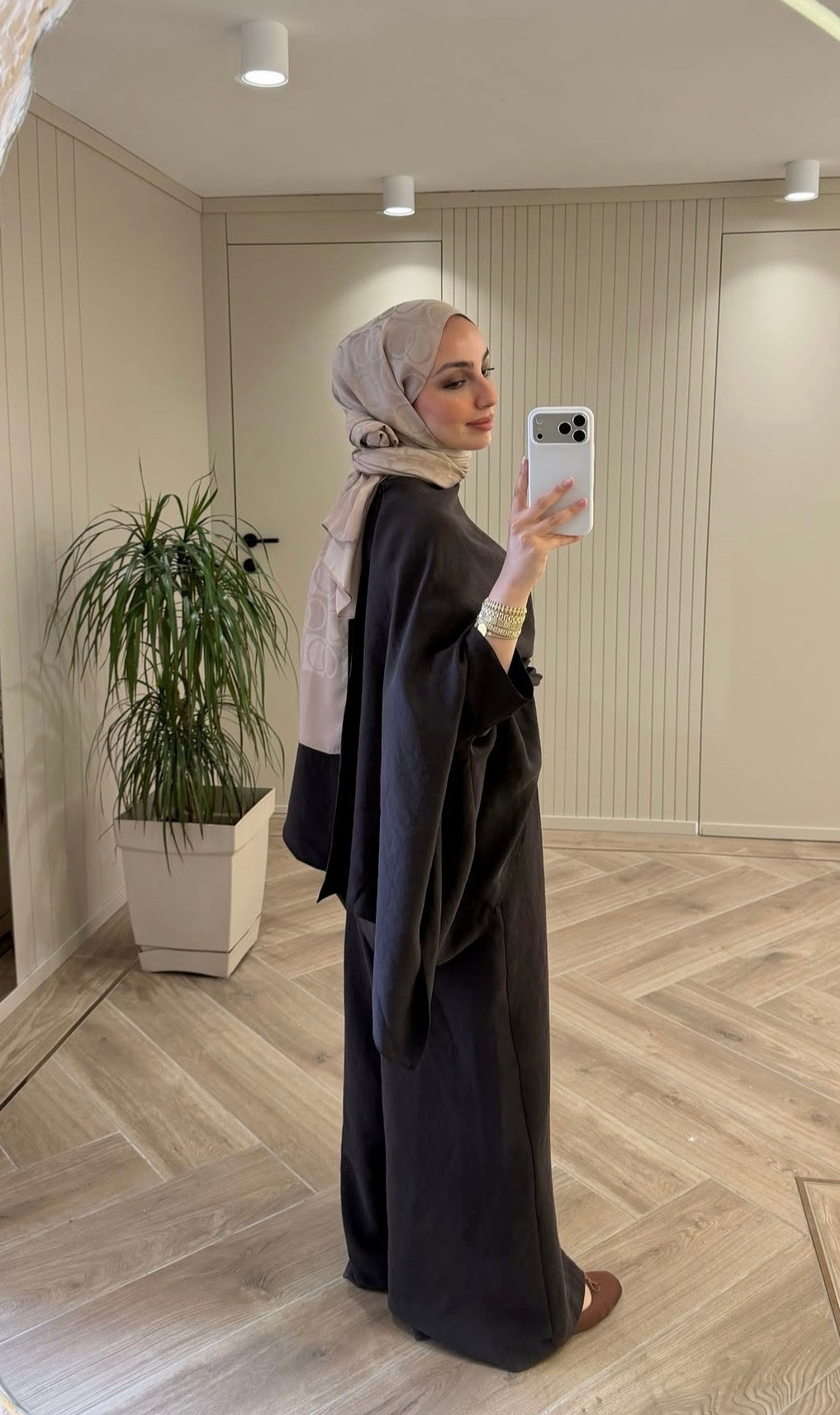 Elegant modest cape set brown