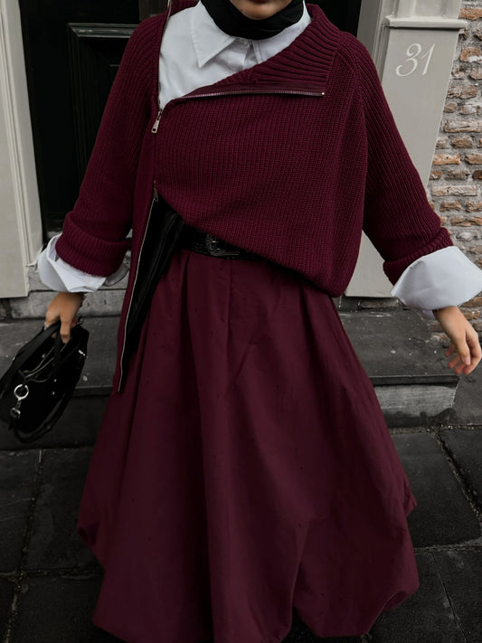 Knitted sweater with zipper