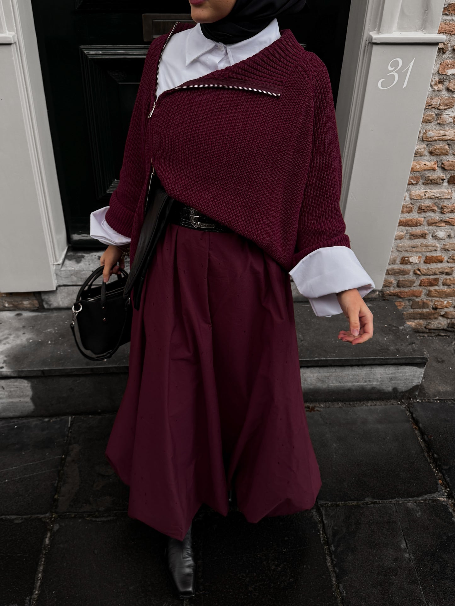 Knitted sweater with zipper