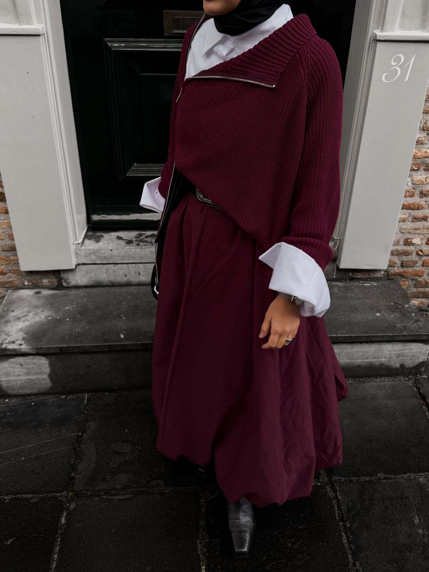 Knitted sweater with zipper