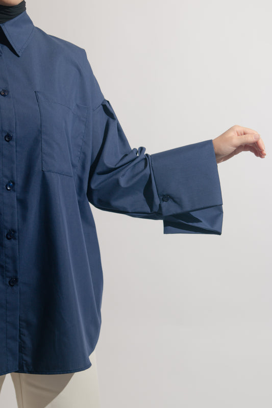 Shirt with wide sleeves