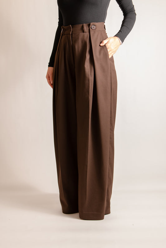 Wide leg smart trousers with darts