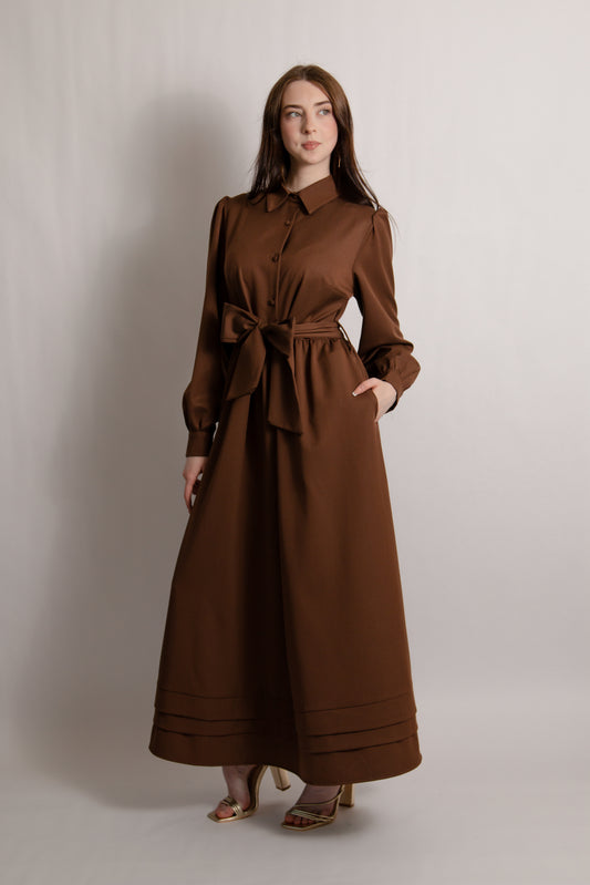 Belted dress with pintuck hem