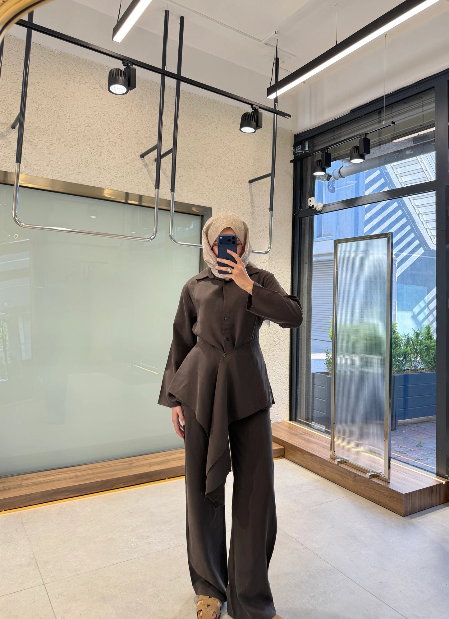 Draped elegance set brown
